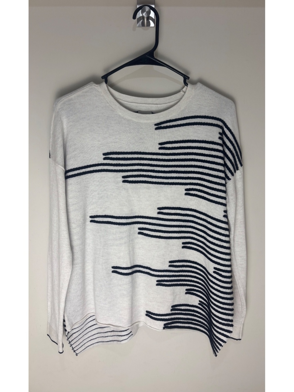 NIC+ZOE Women’s XS NWT White Navy Textured Stripe Asymmetrical Sweater $148